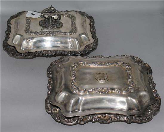 A pair of large plated entreé dishes and folding biscuit box, (3)